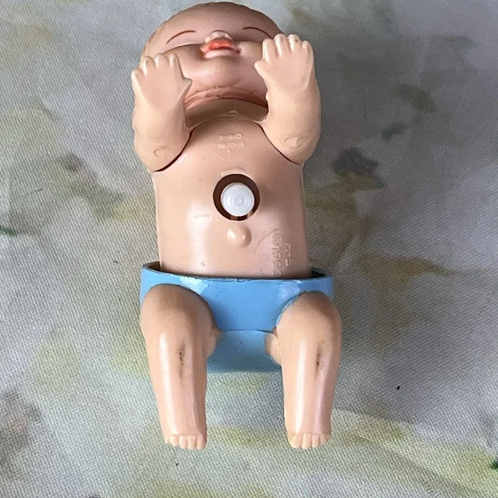 H-B 1993 Novelty Vintage Crawling Baby Wind Up Toy Blue Diaper Plastic Wiggles